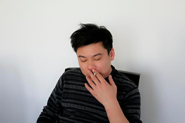 戒烟|抽烟时只抽上半截，对身体的危害会降低吗？老烟民们早点搞清楚吧