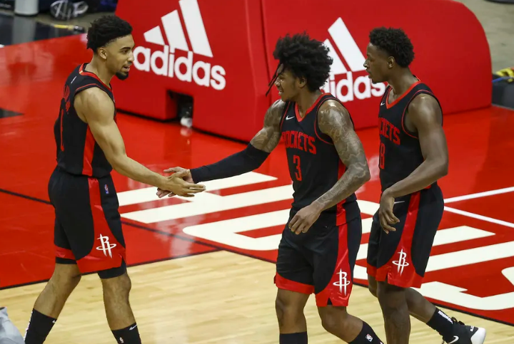 沃尔 火箭无缘夏联冠军,斯通不考虑交易沃尔,加鲁巴两年白打工