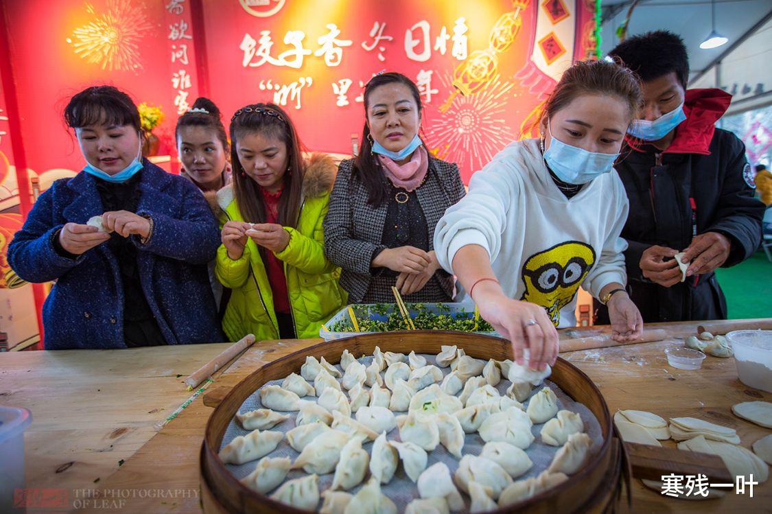 寒残一叶 年味浓节目多,大年初二浙江象山影视城景区游客爆棚,场面壮观