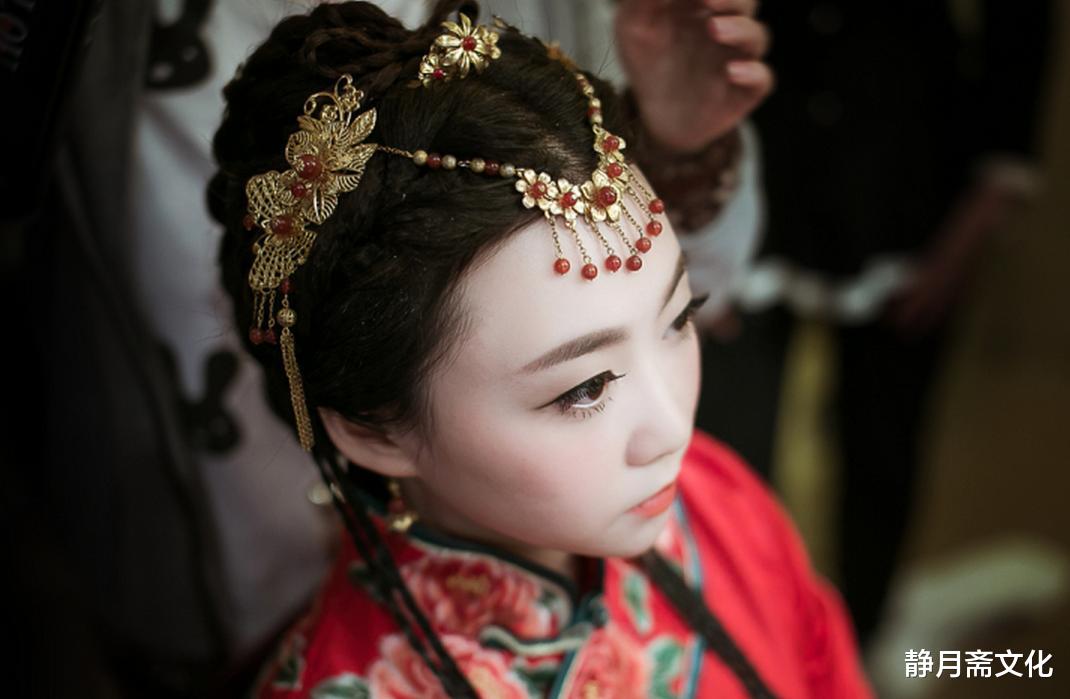 国家赔偿 民间故事：书生夜宿破庙，女子带酒菜上门，吃完逼他用童子身付账