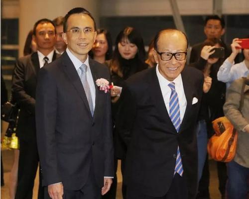 育妈计|22岁跟舅舅借4.5万创业,30岁就年收租1千万,李嘉诚是怎么做到?