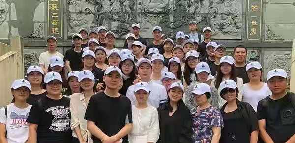 林生斌|林生斌又有新瓜？朋友疑帮其组织女粉聚会，被曝动手动脚场面混乱