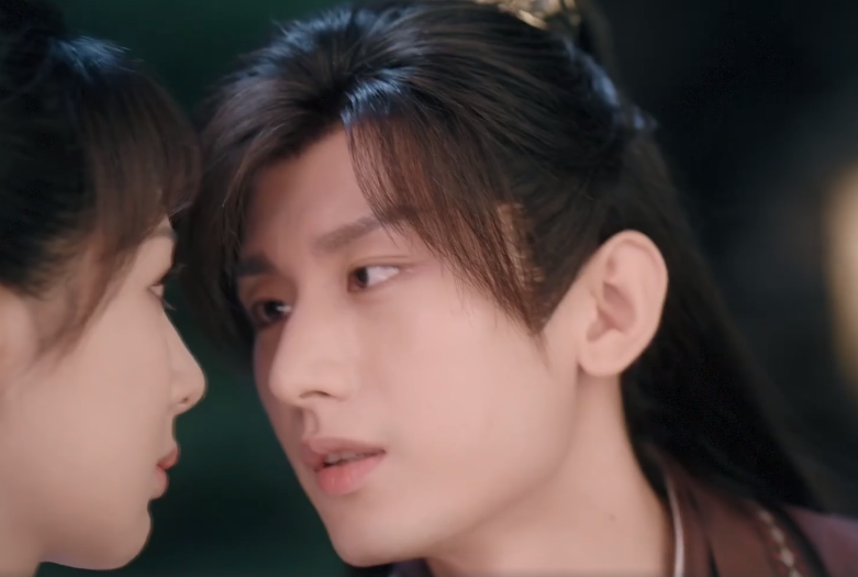 成毅|《沉香如屑》预告来袭，都在关注杨紫的造型，而我被成毅迷住了