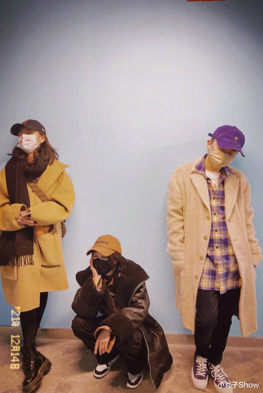 |杨幂、宋祖儿打卡环球影城，扎双麻花辫太嫩了，祖儿腿细得惊人