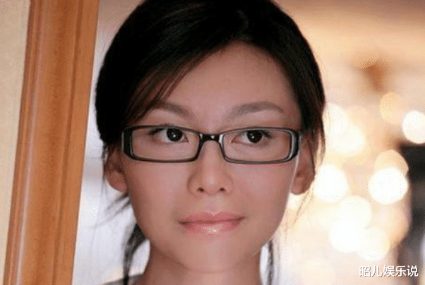 郑爽|曾经与郎朗同居四年，如今却没有人气，终究还是失败给了混血吉娜