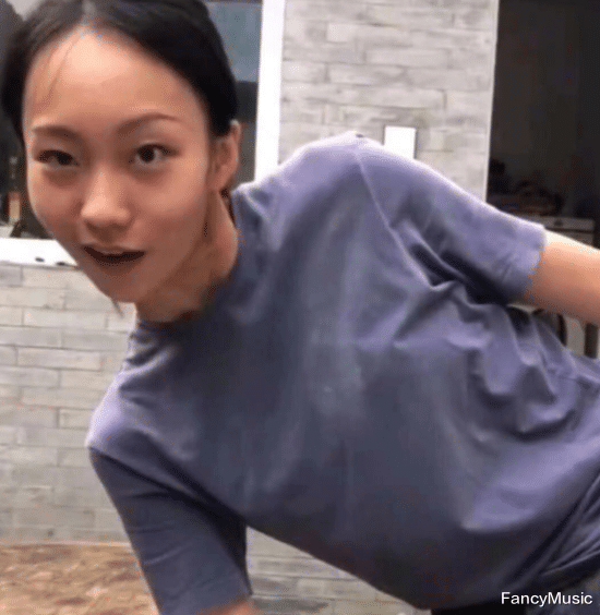 姐姐|“疯产姐妹”坐拥4000万粉丝，闺蜜张小花从不露脸，究竟长什么样