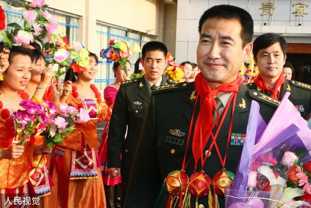 “宇宙梗王”翟志刚:中国太空漫步第一人,在飞船上爆梗笑惨网友