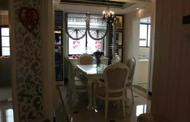 参观堂妹的婚房，奢华大气，就是卫生间太前卫，看得脸都红了