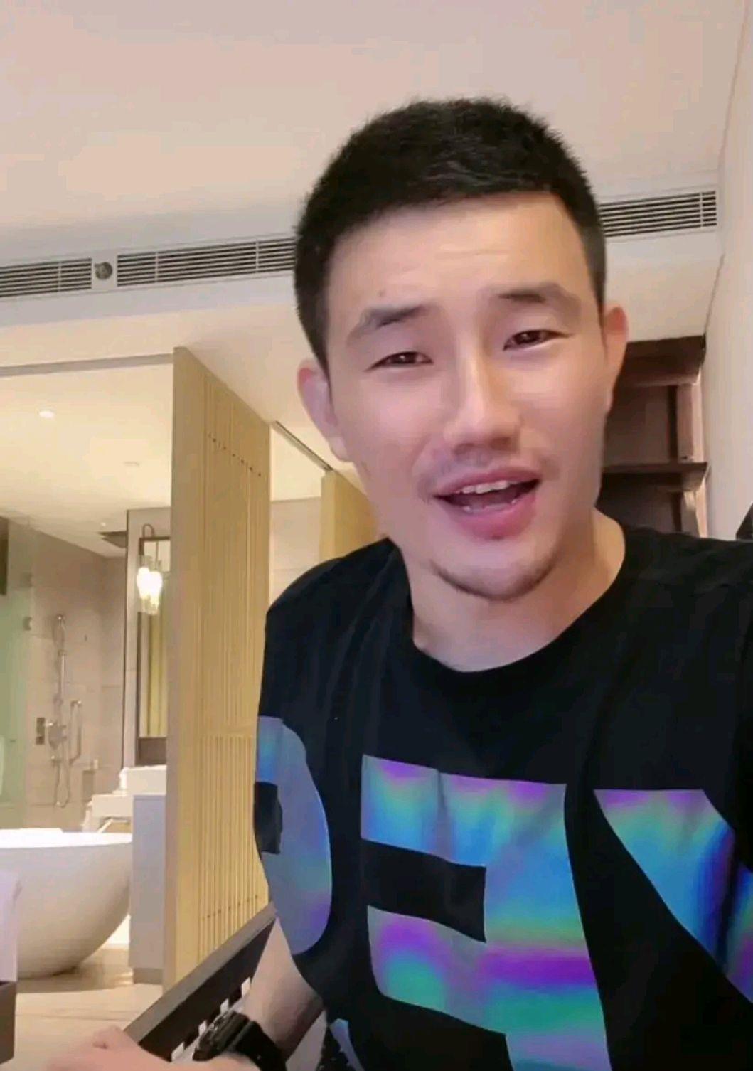 嘎子称卖房是为投资新戏,称自己是戏中男一号,否认偷税漏税传闻