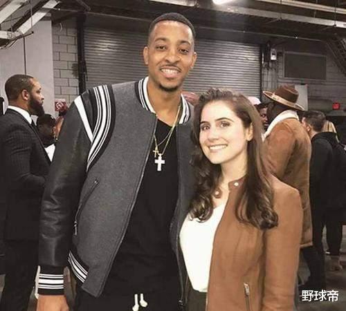 麦科勒姆|高中他才1米58,被人嘲笑!后来狂长33厘米, 砍50分,捞金2.17亿!