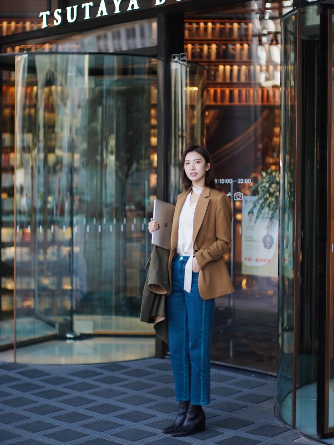 肇庆|职场诚信写照，如果你的鞋是漏的，那么带一把伞也没用