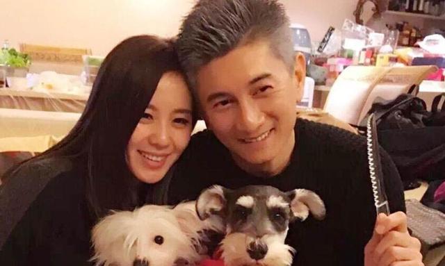 吴奇隆|吴奇隆塑身后身材好，49岁挺拔帅气，与太太刘诗诗像同龄人