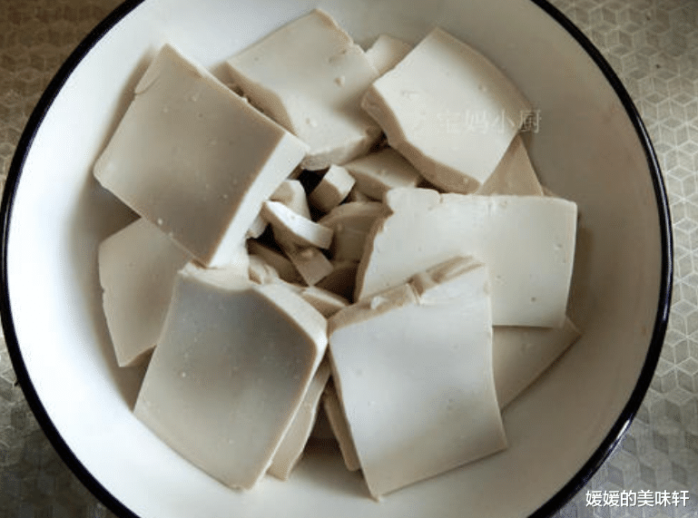 西红柿|夏天要多做这道汤给家人喝，孩子补钙睡眠好，女性美容护肤抗衰老