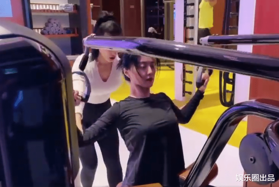 沈腾|范冰冰健身视频火了，一顿操作猛如虎，却被女教练抢镜了