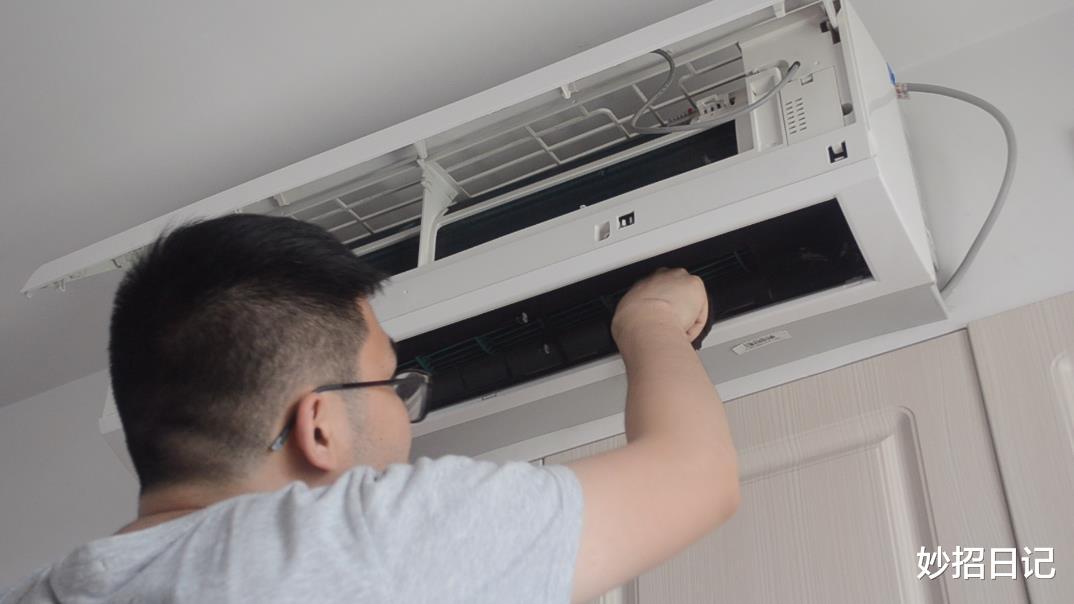 |空调清洗不需要找师傅，教你清洗空调的简单方法，省钱又省力