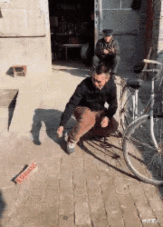 神武星人 “女同事深夜发来自拍照让我帮忙去黑眼圈, 这到底是什么暗示？”哈哈哈