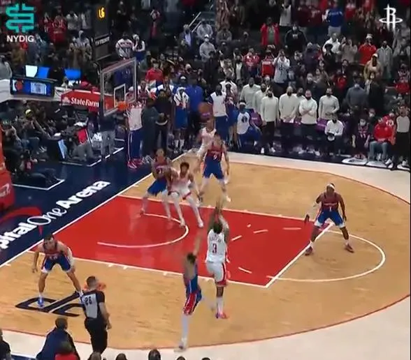 史蒂芬森|退役又火速復(fù)出！什么！教練正在熱身......