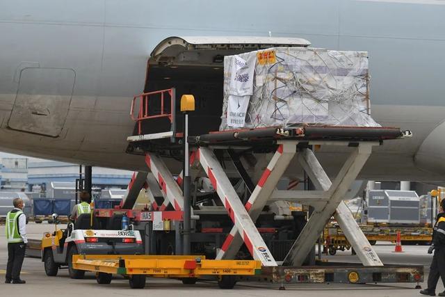 环球时报 香港购买的另一种新冠疫苗到港