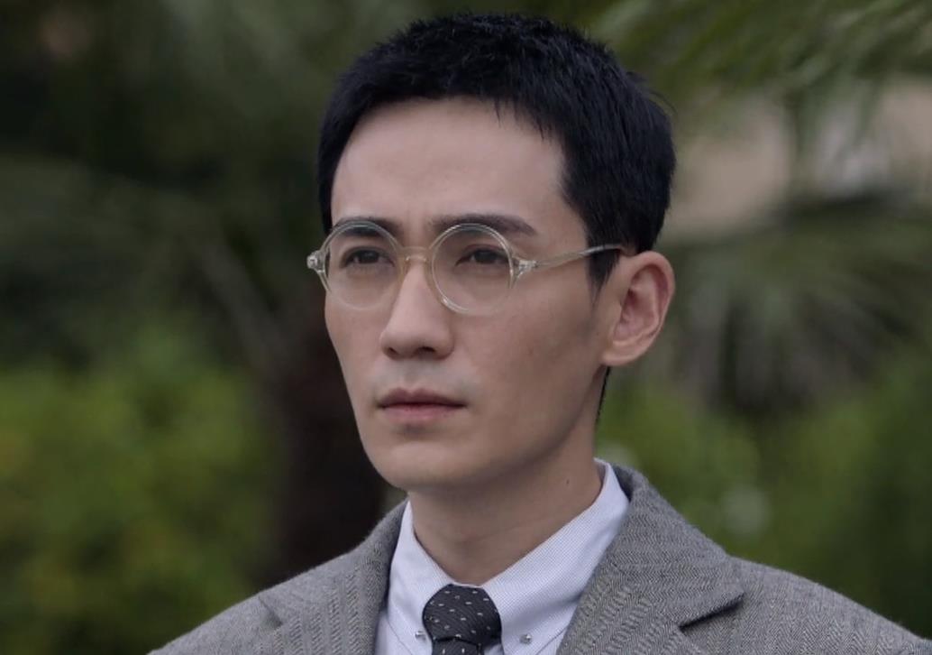 林楠笙|《叛逆者》顾慎言结局：刀尖上跳舞24年，终为保林楠笙，放弃自我