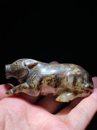 和田玉籽料|明 和田玉籽料 黑沁 玉猪