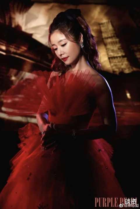 林心如|45岁林心如晒腹肌，却被鼻子抢镜，尖鼻头窄鼻翼，看着呼吸困难