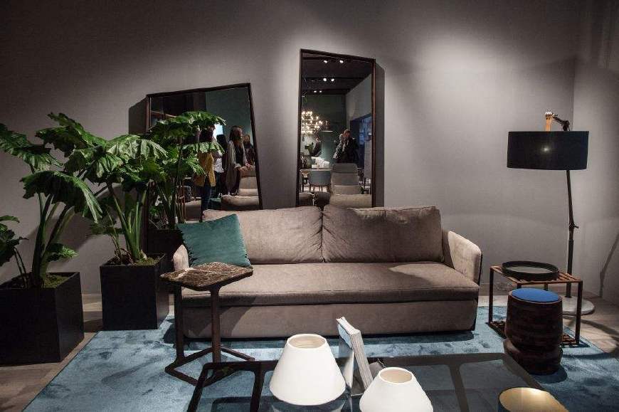 时尚舒适家|客厅沙发记得要这样摆放，不用多久财运就能上涨，有钱人一看就懂