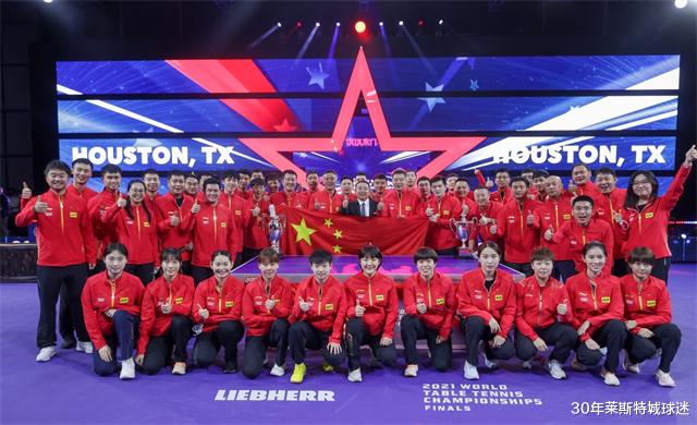 梅西|刘国梁谢幕后功臣！邀队医陪练大合影，秦志戬称男双丢冠意料之中