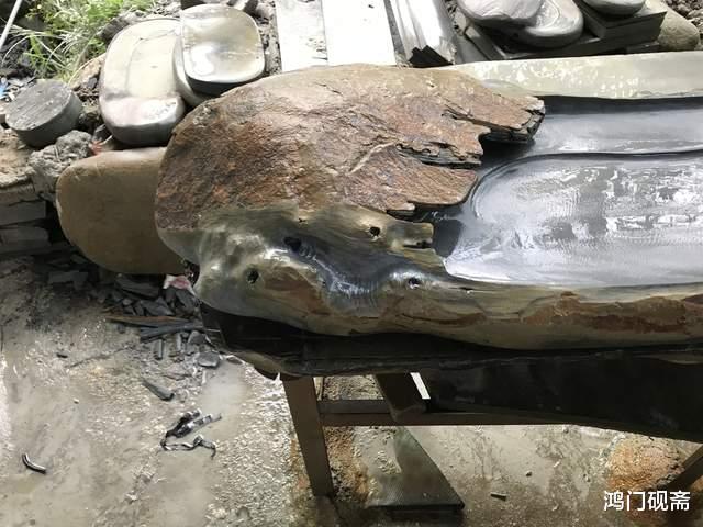 玉雕|把石头雕刻成一根“枯木”，还赋予它一点生命，这种茶盘真的好赞