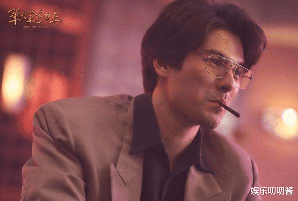 华灯初上|《华灯初上》真凶成谜团，全员是疑犯网络讨论爆棚，小豪嫌疑大