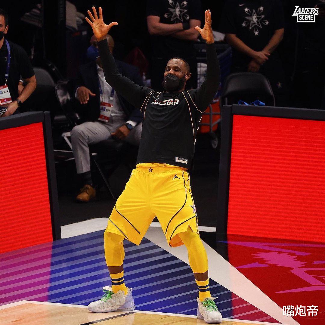 勒布朗·詹姆斯|湖人官宣詹皇伤情！勒布朗开怀大笑却让人安心，36岁第一人没认输