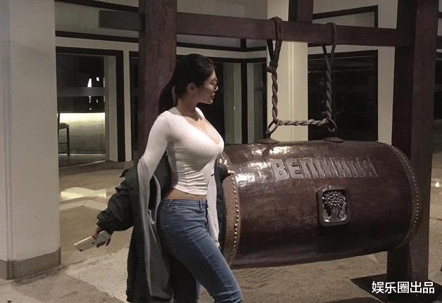 徐冬冬|徐冬冬新戏剧照曝光，与64岁男星演情侣引热议，评论区一片亮点