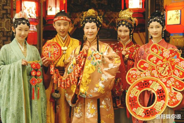 于小彤|于小彤：陈小纭的前男友，因红楼梦走红，如今出演冰火凤再度圈粉