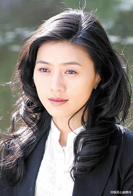 田海蓉|为富豪丈夫守寡12年之久，曾是“收视率女王”，今44岁身价过亿充满韵味