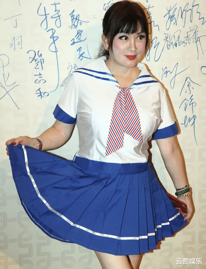 宫雪花|73岁宫雪花出席活动自信十足，自称：样样精通，花姐不红天地难容