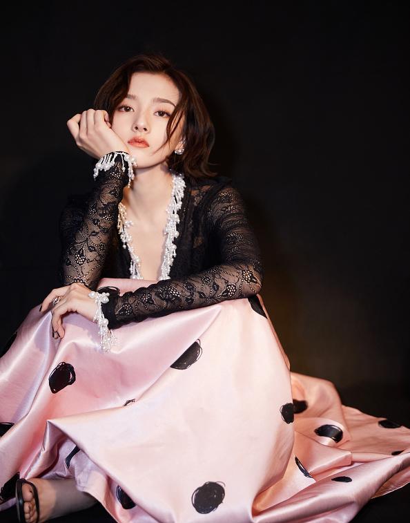 美甲|有种脚趾美甲叫宋祖儿，十根指头十个颜色，做一次真不少费甲油！