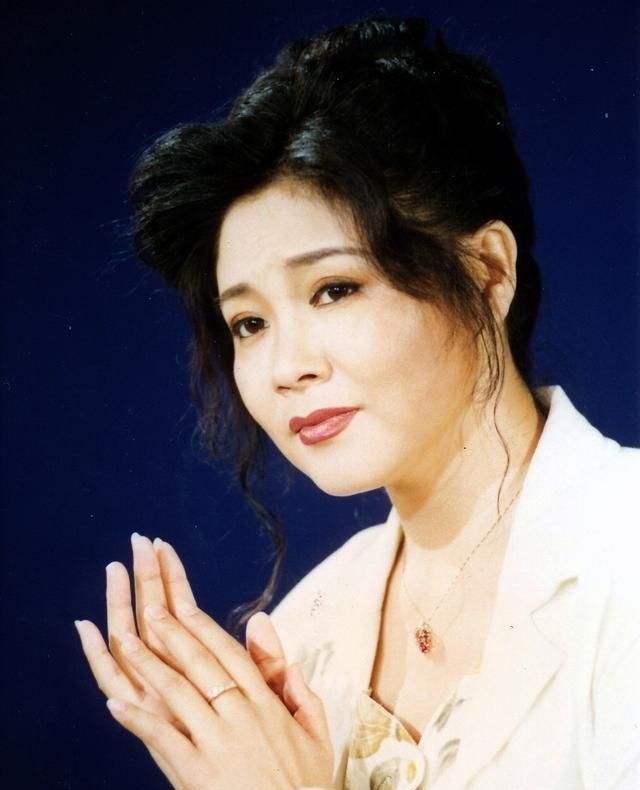 苏红|苏红：曾力压毛阿敏韦唯夺冠，丈夫离世后拒绝再婚，只为孝敬公婆