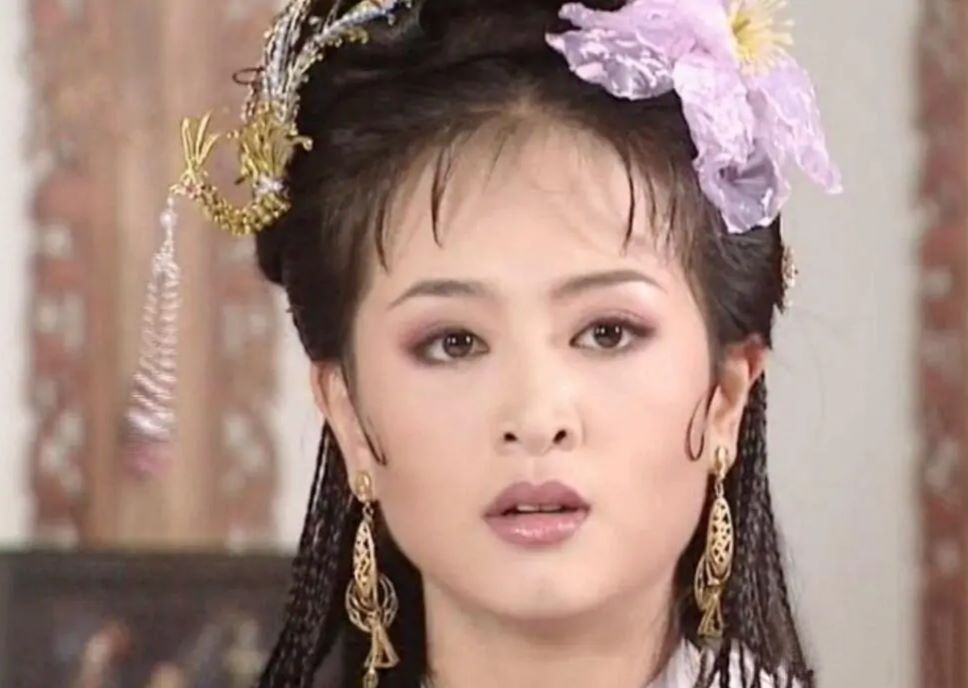 花好又月圆|《花好又月圆》拍成这样，也好意思说是翻拍《上错花轿嫁对郎》？