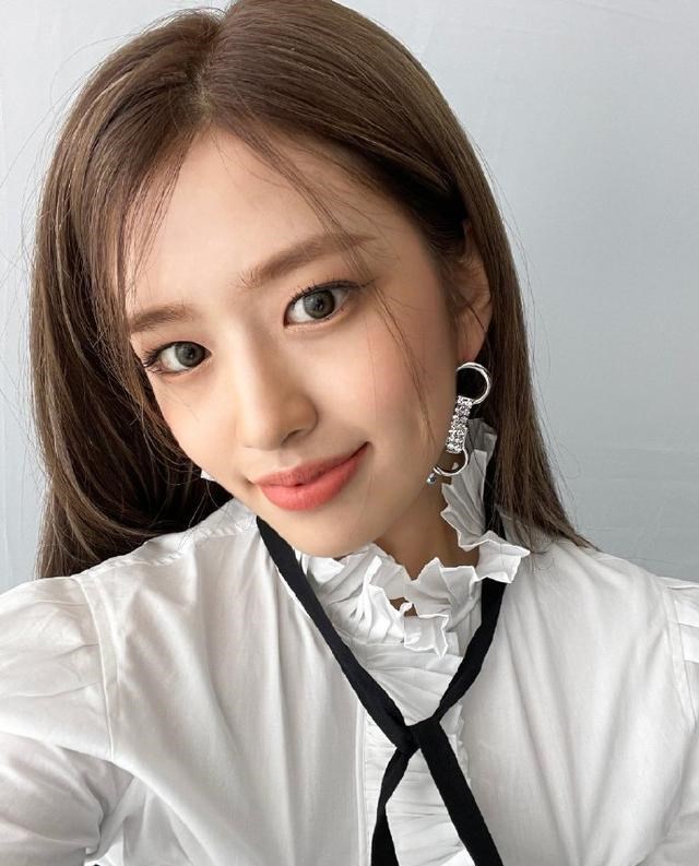 ive|IVE小小年纪选择走纯欲风，出道曲触底反弹，对她们来说并非好事