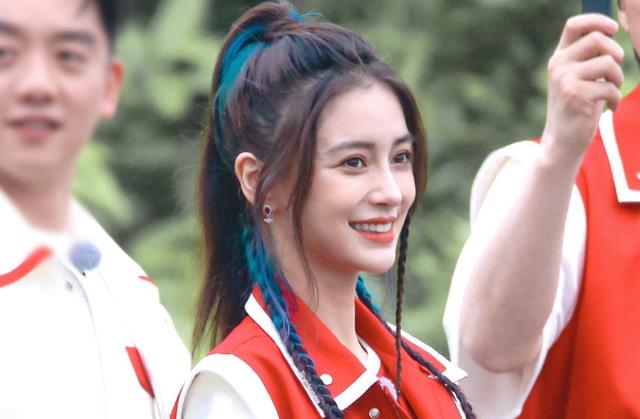 Angelababy|31岁谭松韵上《奔跑吧》，和杨颖同框，确定两人只相差一岁？