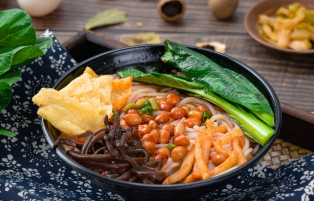 心电图刘医生|预防脑梗从管住嘴开始，一些食物对血管危害大，不能想吃就吃