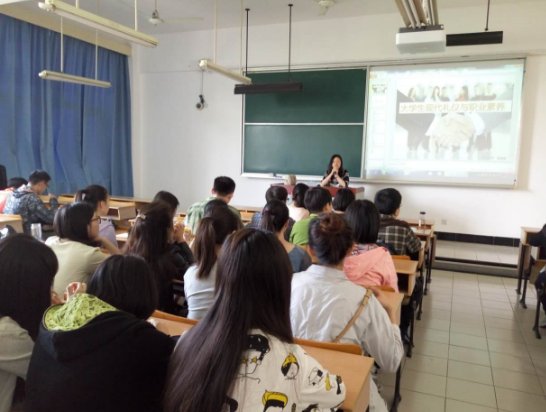 安妈育儿日|大一新生开学，学姐提醒：大学不要碰这3样东西，会耽误学业