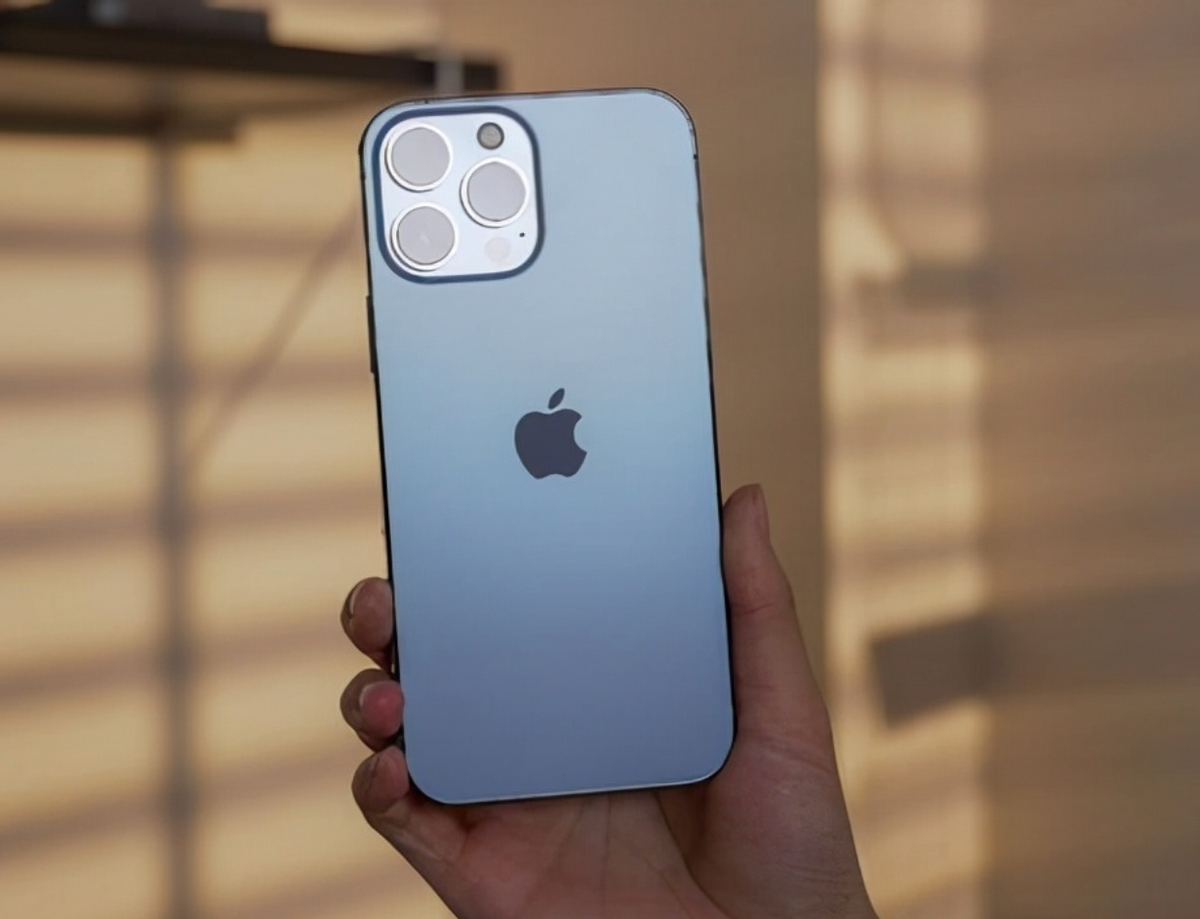 iPhone|120Hz+A15处理器，从一机难求到降价销售，果粉没有白等