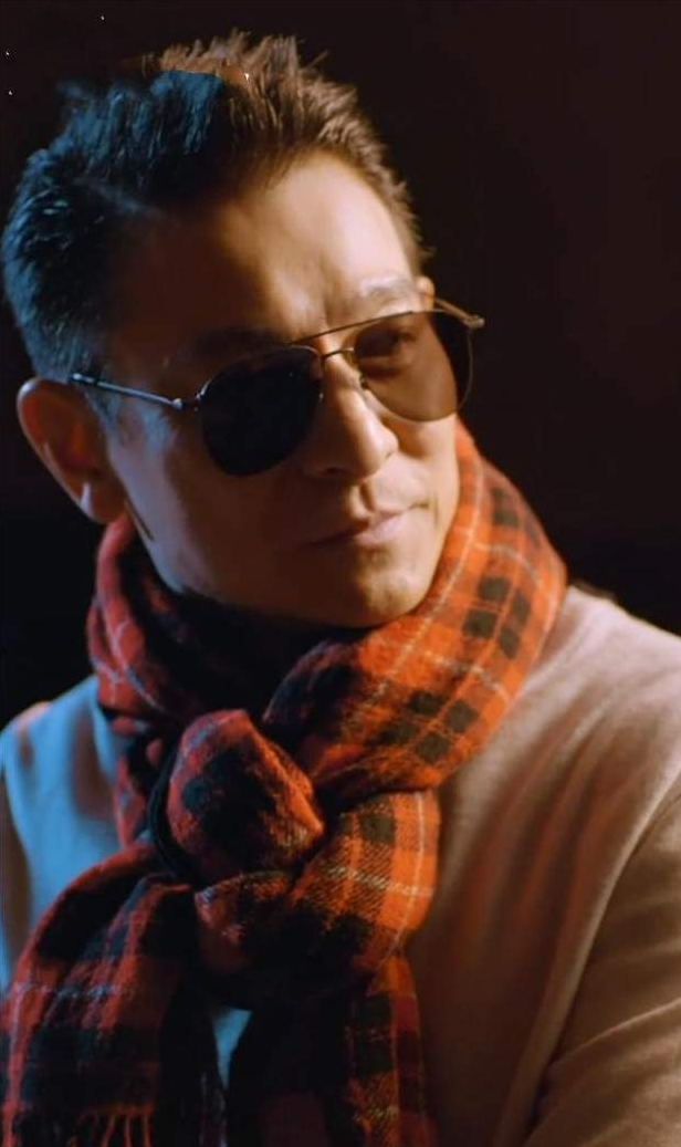 韩雪|几天涨粉4000万，59岁刘德华血洗抖音，撕碎“顶流”遮羞布