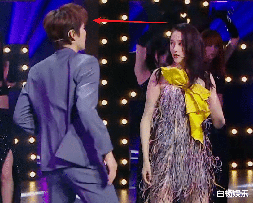 钟汉良|钟汉良官方身高183，当和172关晓彤同框后，有无说谎一目了然