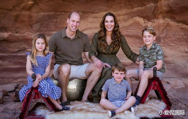 威廉|威廉夫妇晒全家福：凯特越发消瘦，夏洛特似女王，乔治头发有隐患