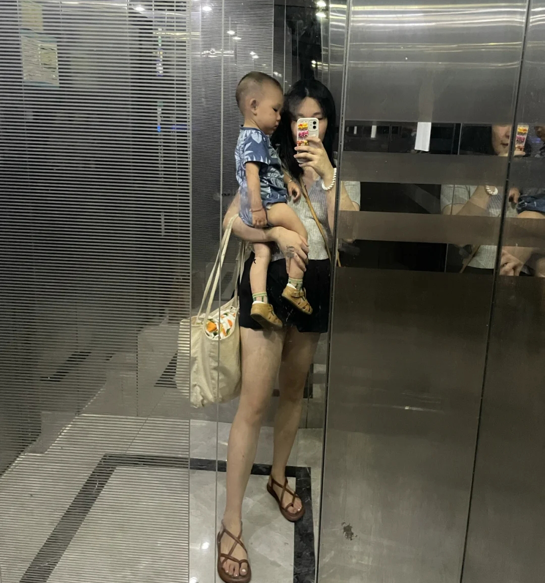 面膜|二胎辣妈的小秘密！“护肤三部曲”公开，4款护肤品产后仍在回购