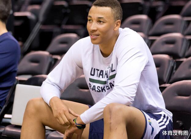 火箭隊|3年3300萬！加盟火箭一場沒打，現在準備直接給裁掉了