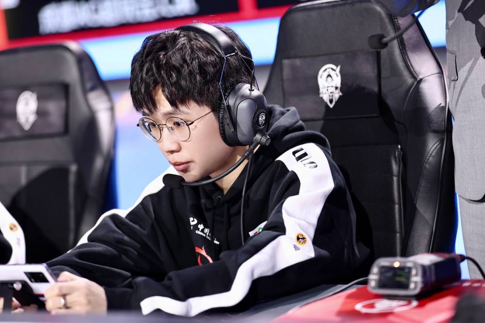 kpl:久诚继续替补,和主播五排开播放话:10月都有空!猫神不下了?