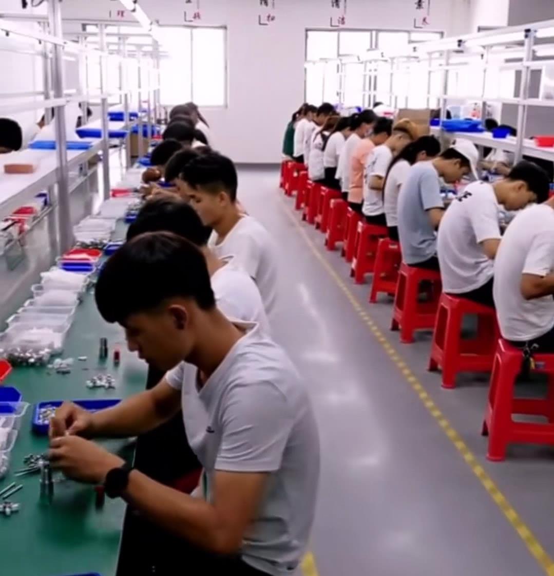 育儿铺子|孩子暑期不想写作业？学学这位“硬核妈妈”，一招轻松搞定孩子