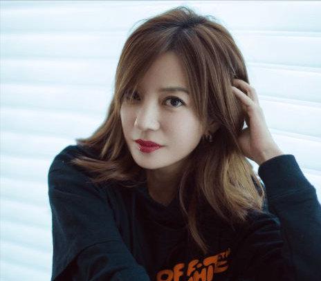 赵薇|赵薇突然遭全网封杀，什么原因导致“薇”机四伏？